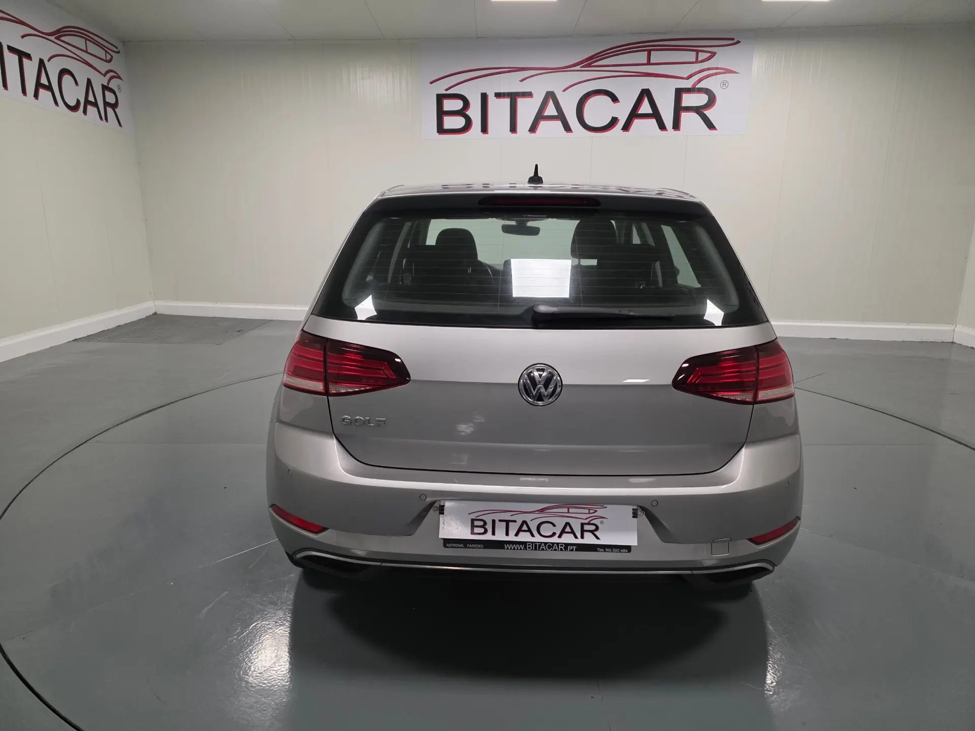 Volkswagen Golf 1.6 TDI CONFORTLINE 29