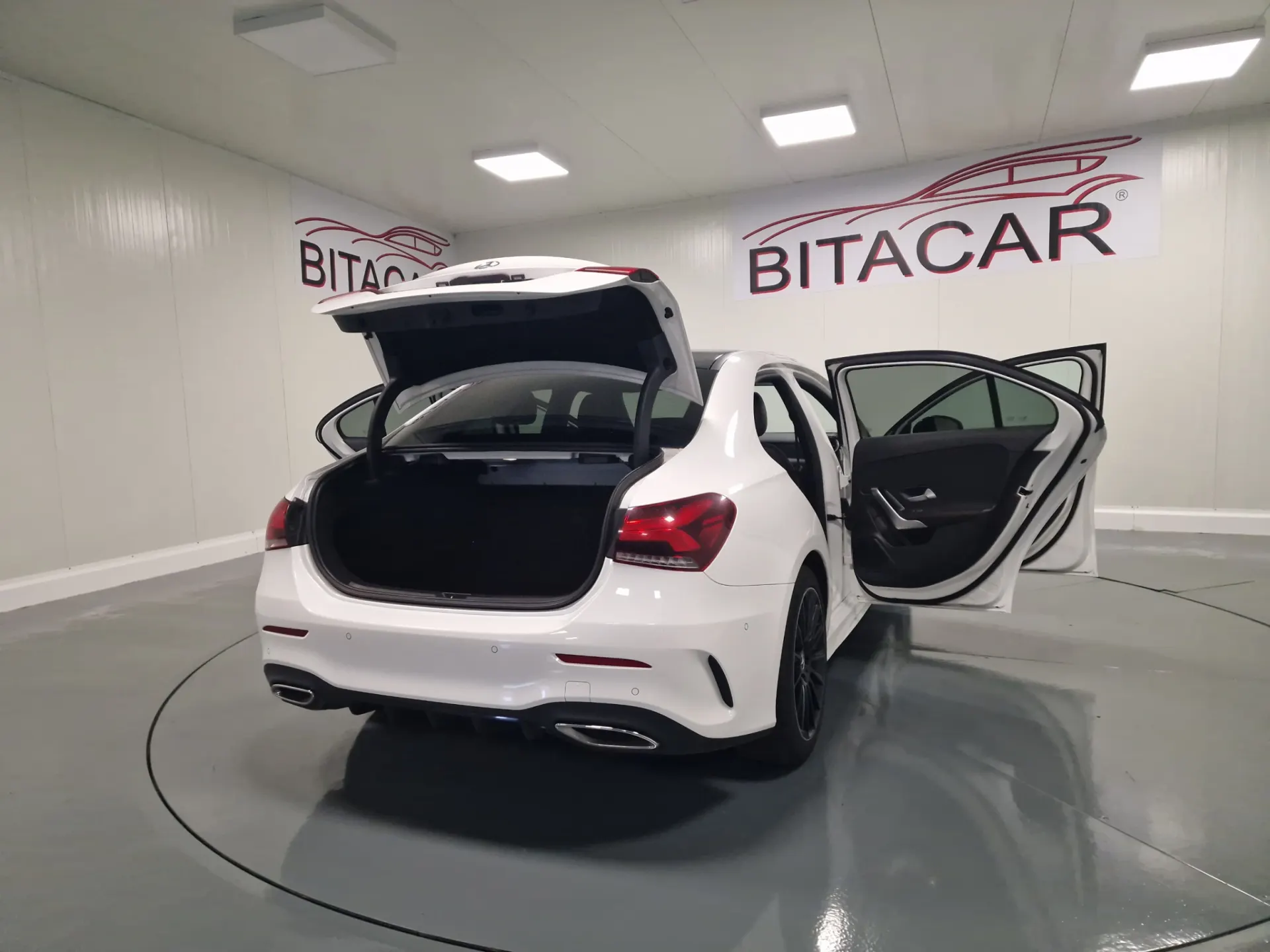 Mercedes-Benz A 180 d AMG Line Aut. 3