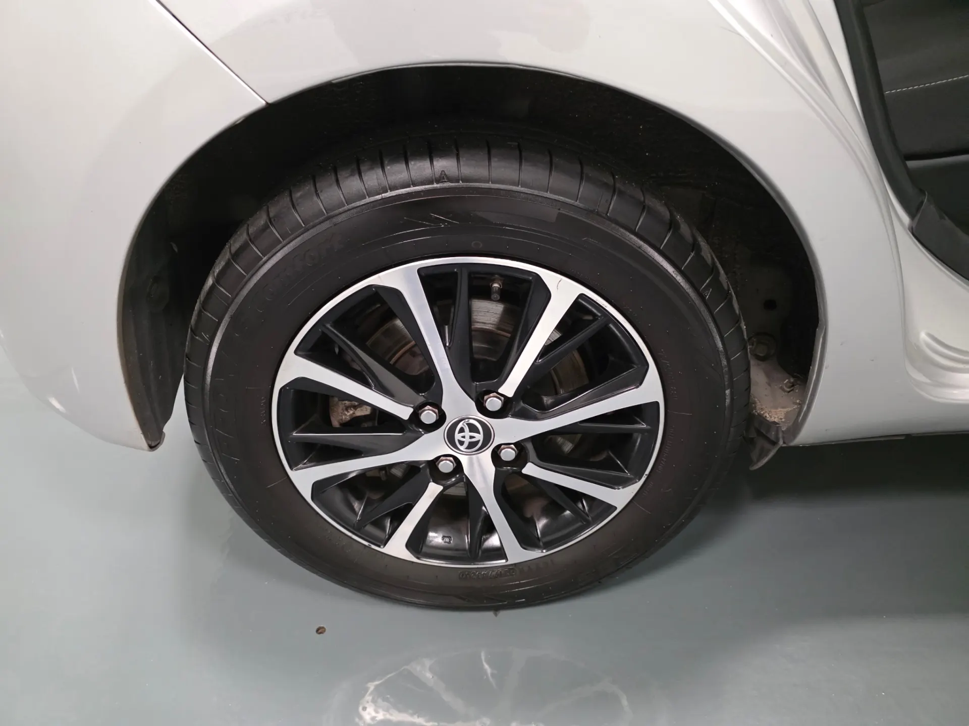 Toyota Yaris 1.5 HSD Comfort+P.Style 8