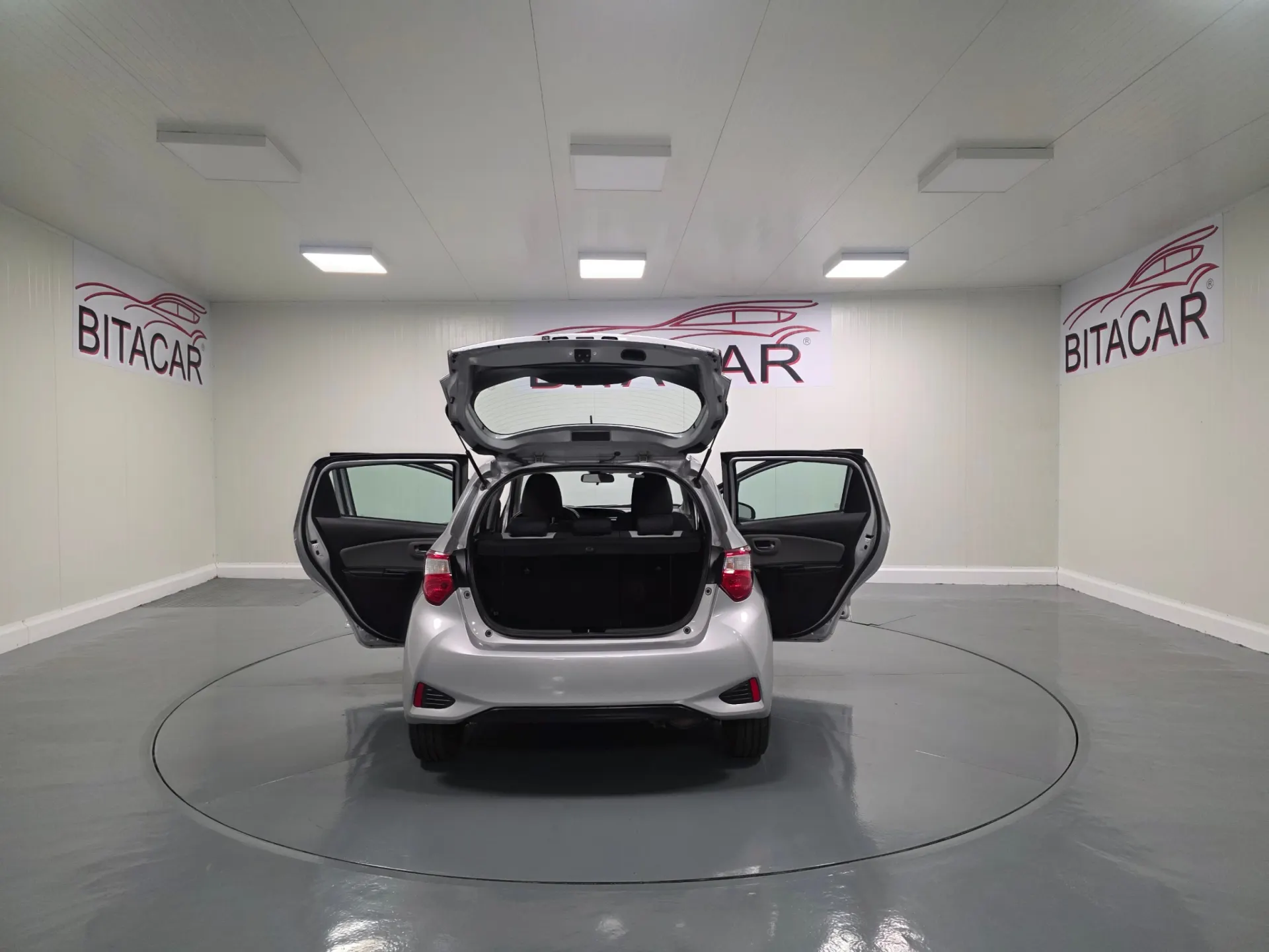 Toyota Yaris 1.5 HSD Comfort+P.Style 6