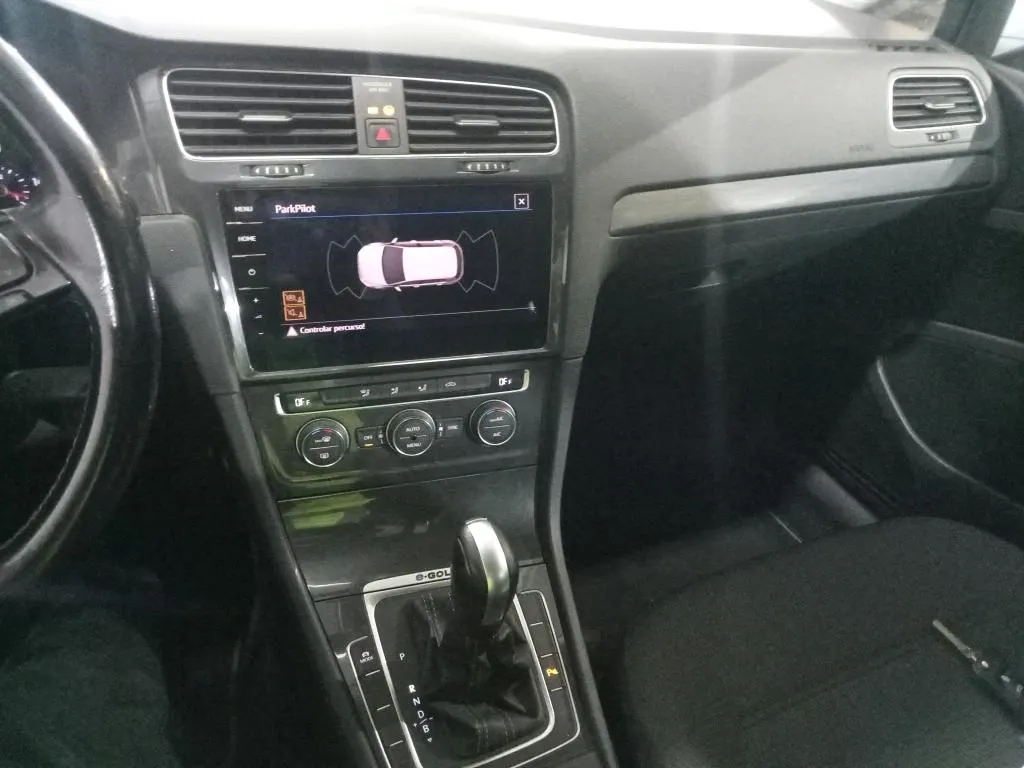 Volkswagen e-Golf AC/DC 8