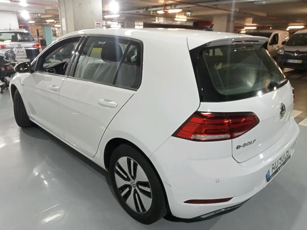 Volkswagen e-Golf AC/DC 6