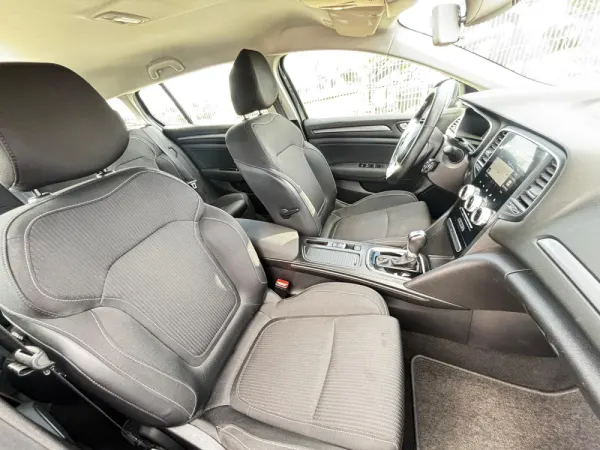 Renault Mégane Sport Tourer 1.6 E-Tech Plug-In Zen 12