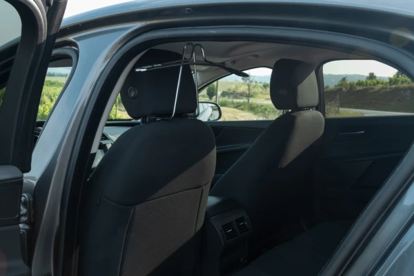 Jaguar XE 2.0 D Prestige 4