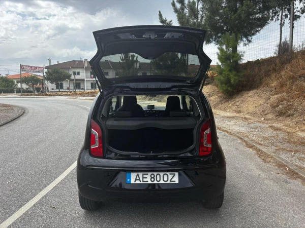 Volkswagen Up! Hatchback 1.0 8