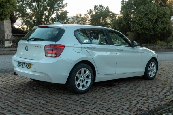 BMW 120 d Line Urban 8