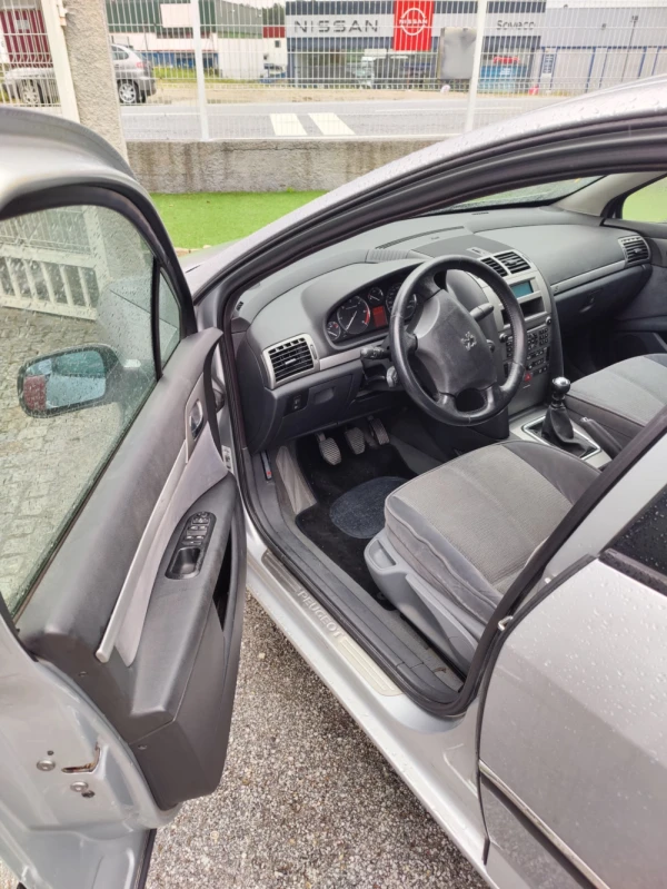 Peugeot 407 Sedan 2.0 HDi 11