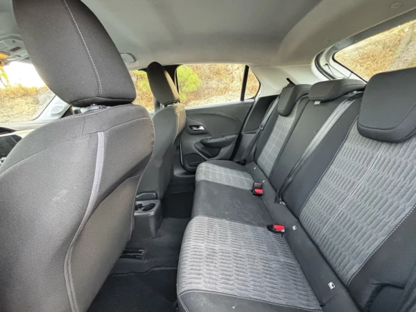 Opel Corsa 1.5 D Edition 9