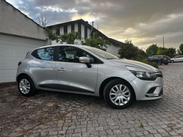 Renault Clio IV Hatchback 1.5 dCi 4