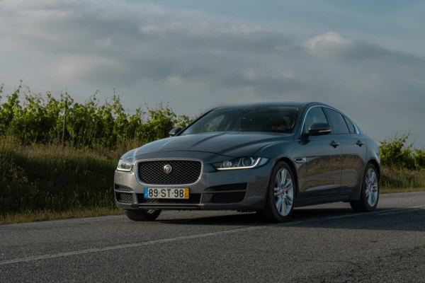 Jaguar XE 2.0 D Prestige 10