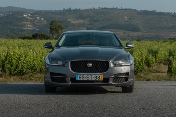 Jaguar XE 2.0 D Prestige 7
