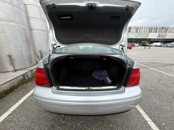 Volkswagen Jetta Mk5 1.9 TDI 10