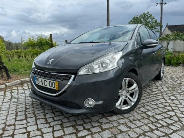 Peugeot 208 I Hatchback 1.6 HDi 4