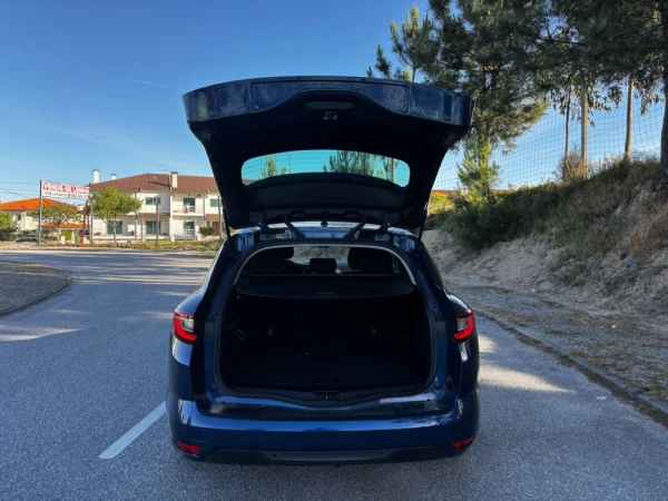 Renault Mégane IV Grandtour 1.5 Blue dCi 9