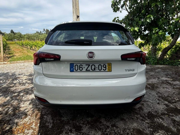 Fiat Tipo 1.3 M-Jet Easy 8