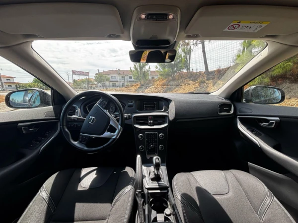 Volvo V40 2.0 D3 Kinetic 3