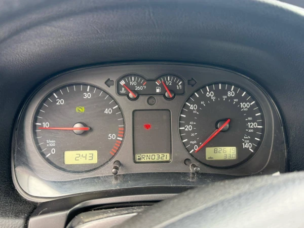 Volkswagen Jetta Mk5 1.9 TDI 4
