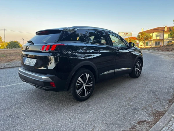 Peugeot 3008 1.5 BlueHDi Allure 4
