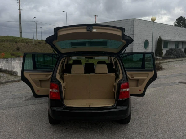 Volkswagen Touran I 2.0 TDI 16V 26