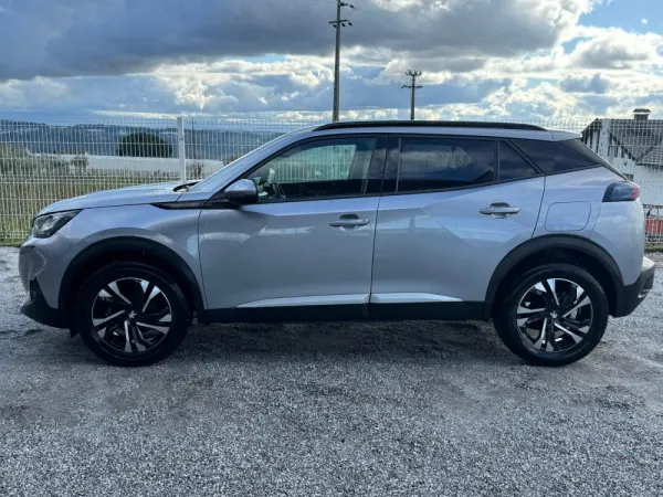 Peugeot 2008 1.5 BlueHDi Allure Pack 11