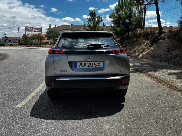 Peugeot 2008 1.2 PureTech Active Pack 8