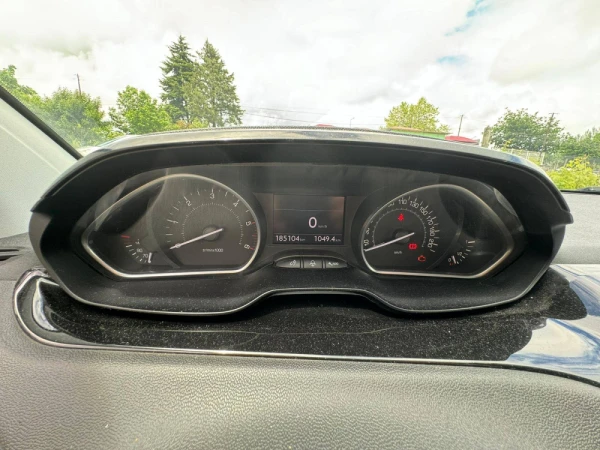 Peugeot 208 I Hatchback 1.6 HDi 7