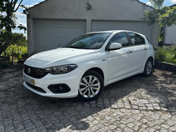 Fiat Tipo 1.3 M-Jet Easy 4