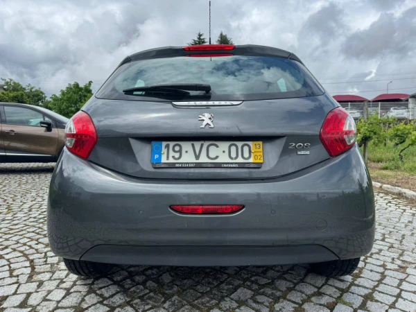 Peugeot 208 I Hatchback 1.6 HDi 10