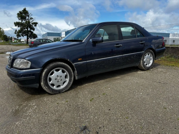 Mercedes-Benz C 220 Classe C Sedan 5