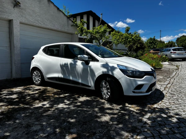 Renault Clio Hatchback 1.5 dCi 8