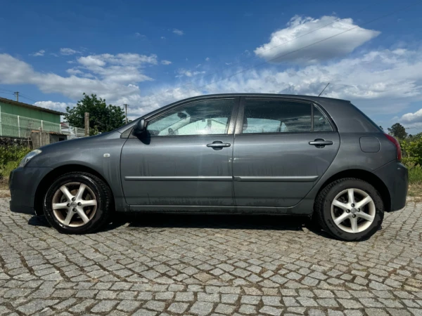 Toyota Corolla IX Hatchback 1.4D 8