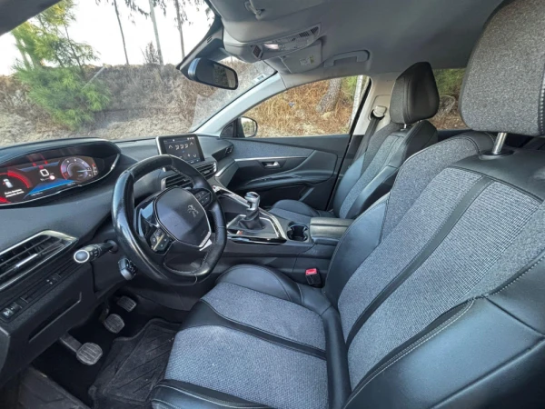 Peugeot 3008 1.5 BlueHDi Allure 8