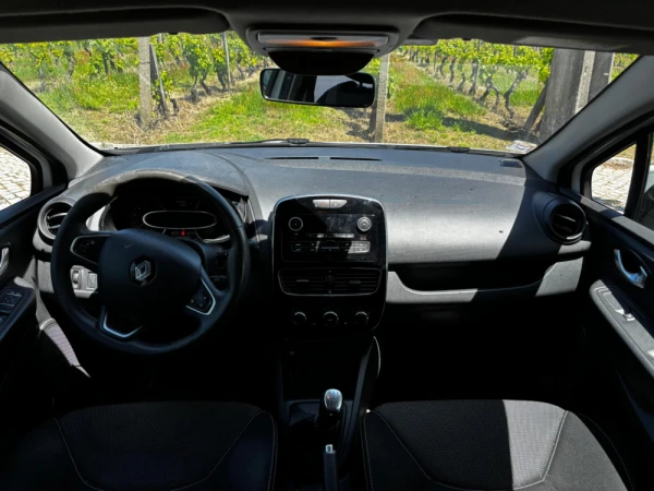 Renault Clio Hatchback 1.5 dCi 6