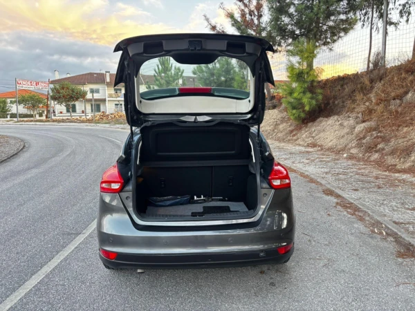 Ford Focus 1.5 TDCi Trend+ 10