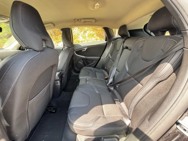 Volvo V40 2.0 D3 Kinetic 10