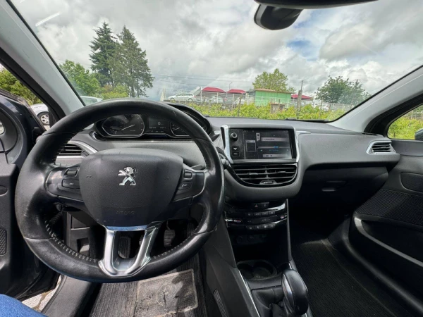 Peugeot 208 I Hatchback 1.6 HDi 3