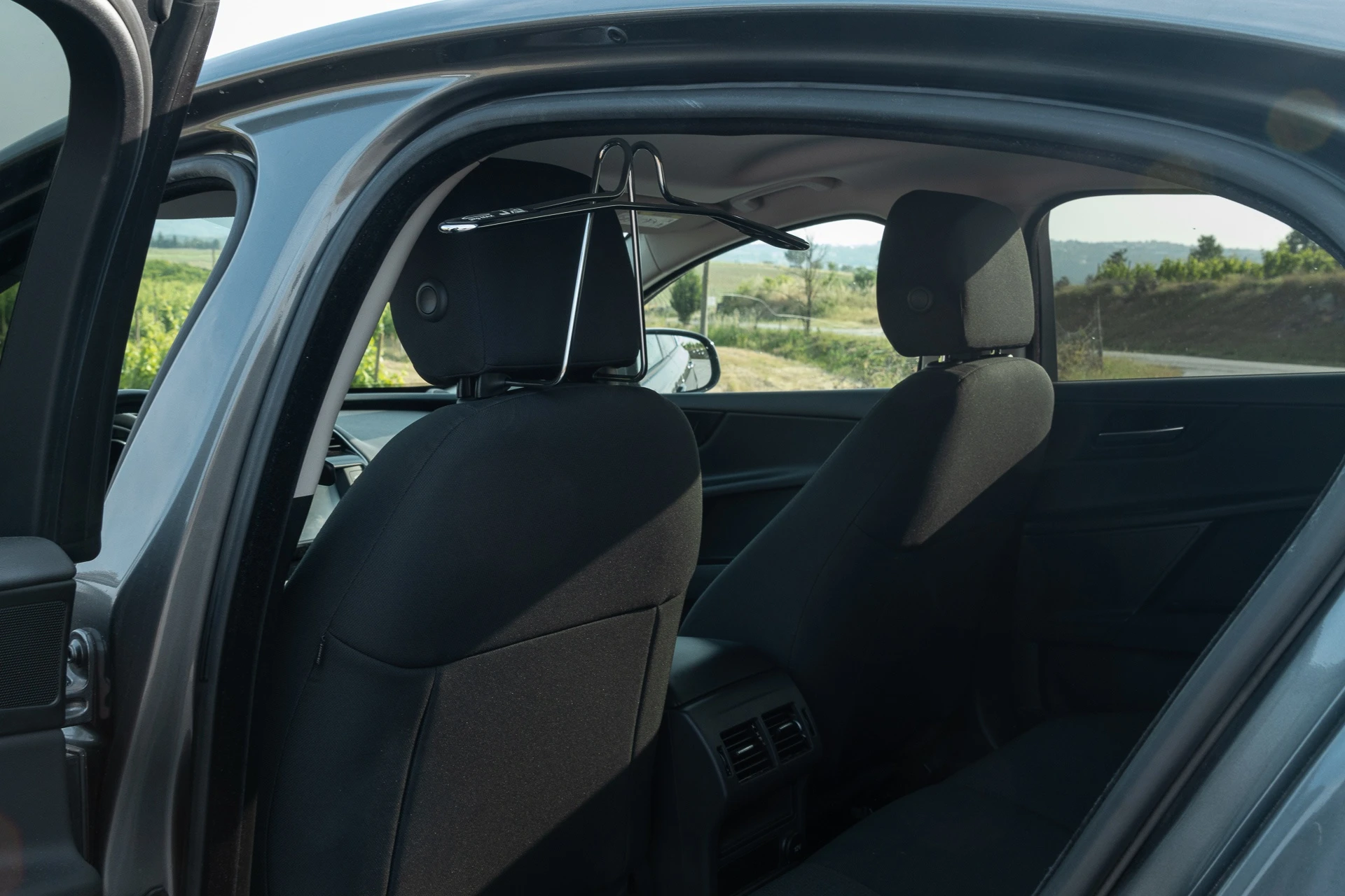 Jaguar XE 2.0 D Prestige 4