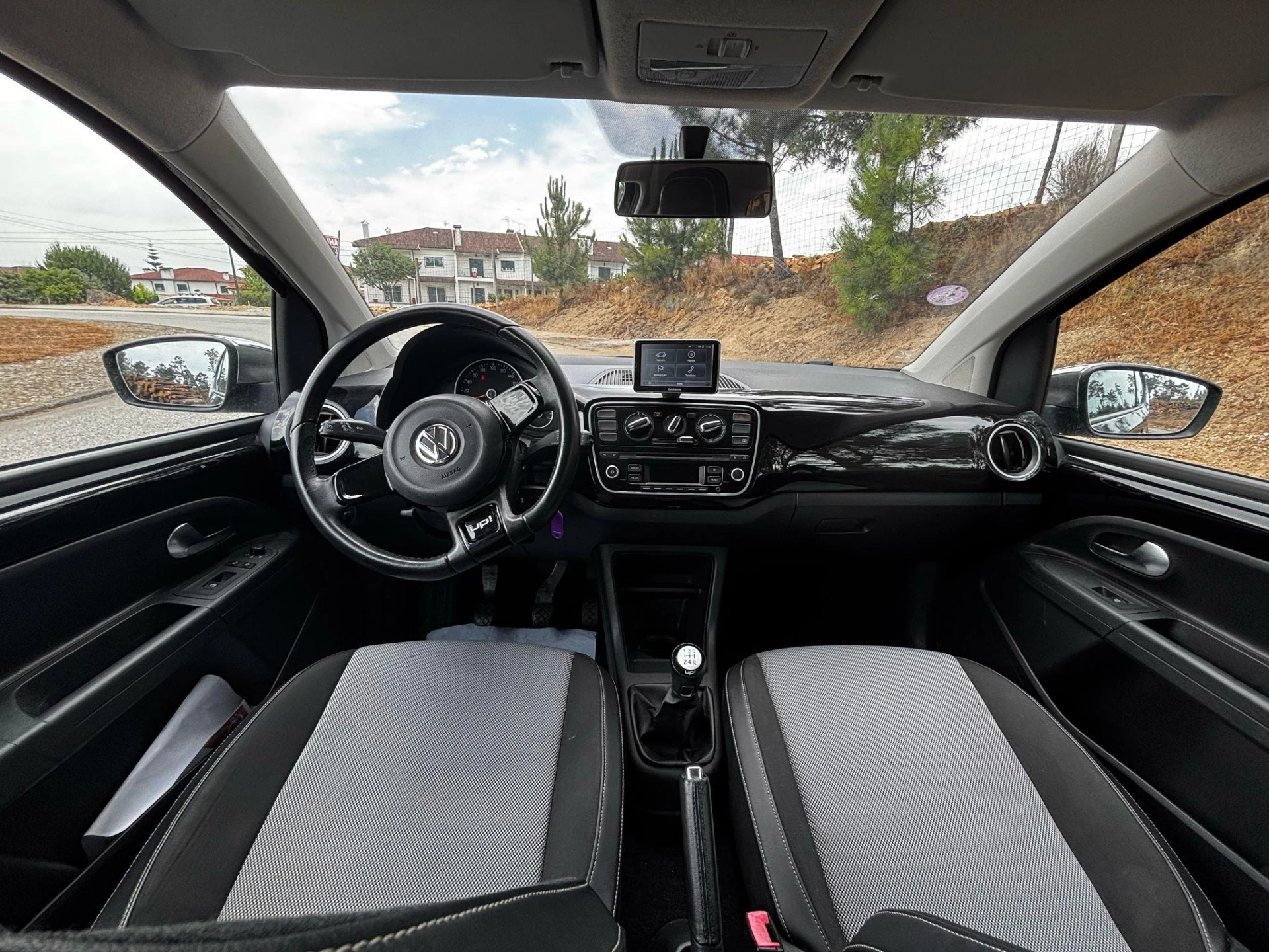 Volkswagen Up! Hatchback 1.0 12