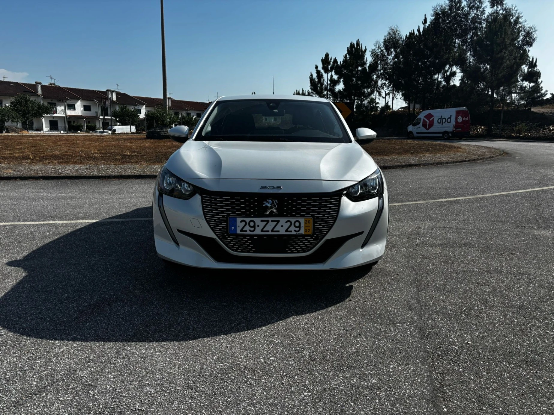 Peugeot e-208 6
