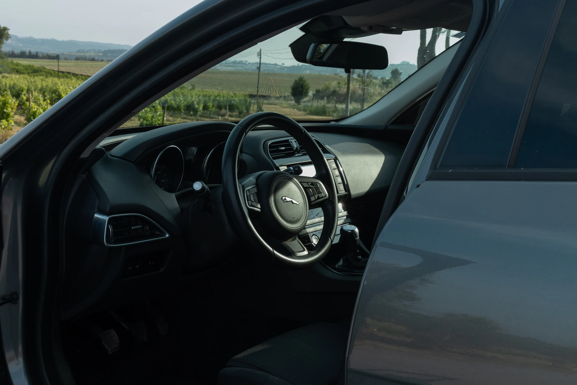 Jaguar XE 2.0 D Prestige 3