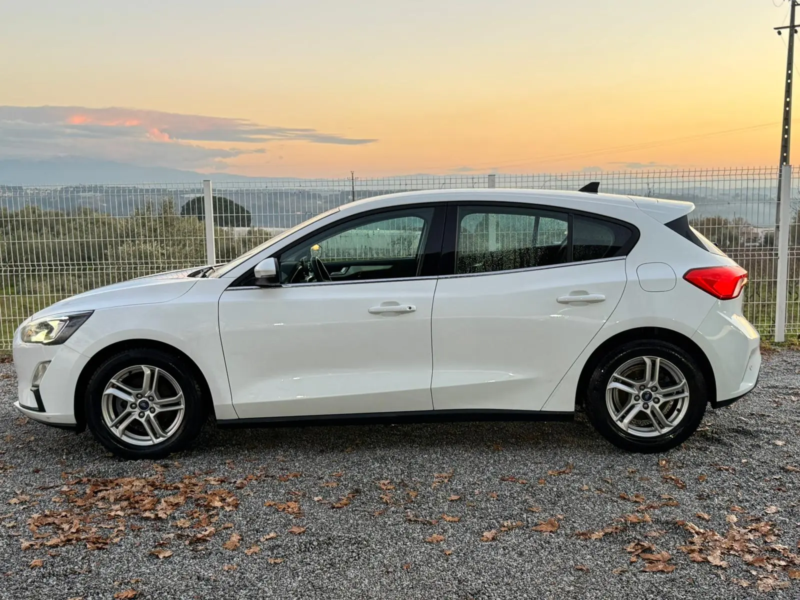 Ford Focus 1.5 TDCi EcoBlue Connected 9