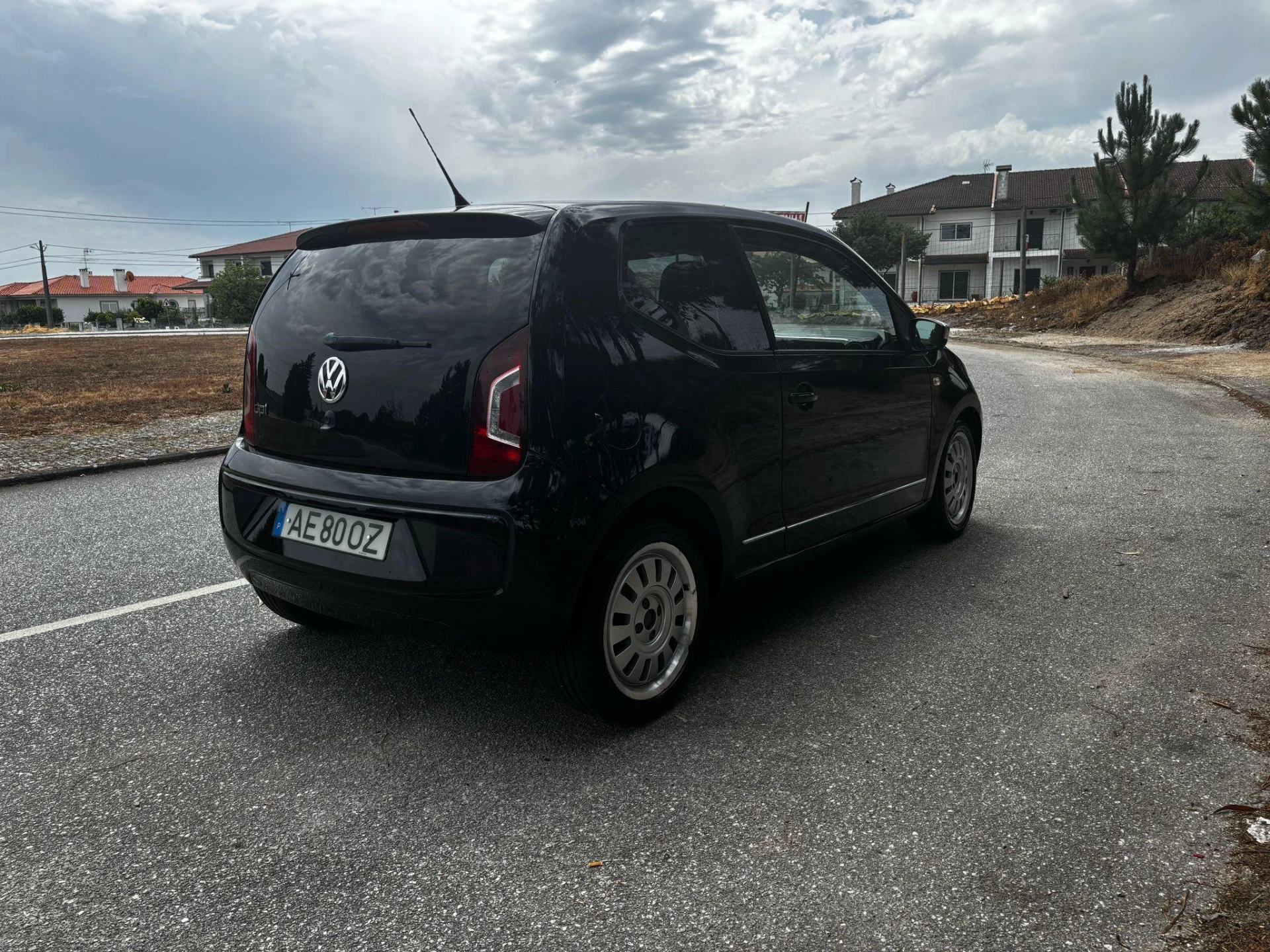 Volkswagen Up! Hatchback 1.0 5