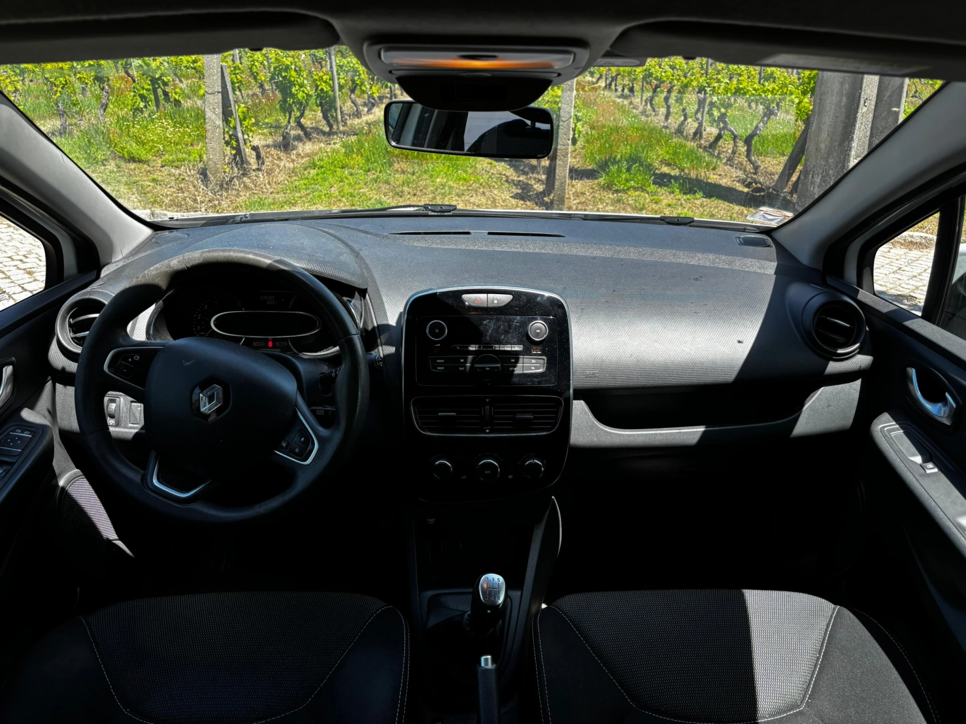 Renault Clio Hatchback 1.5 dCi 6