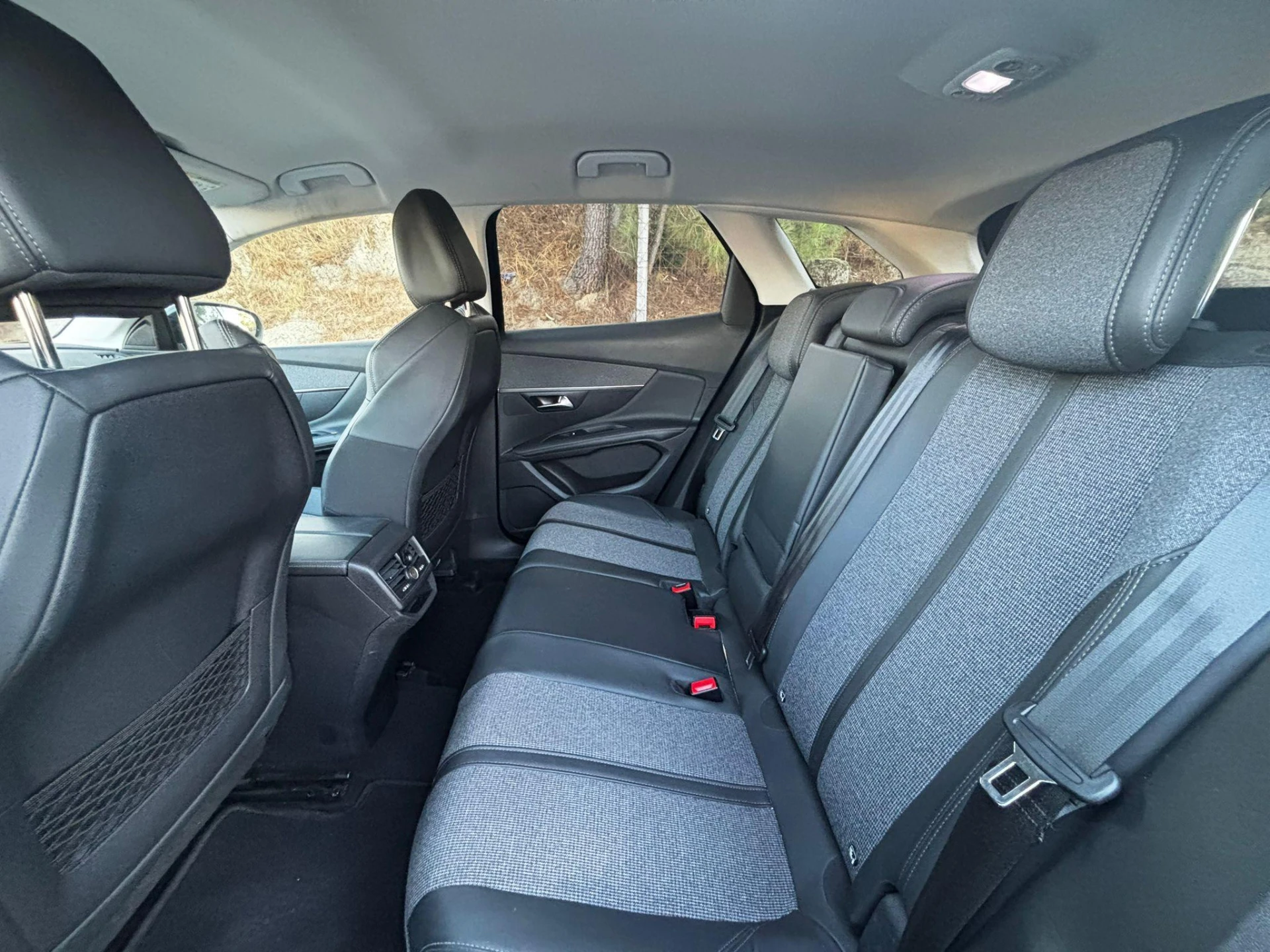 Peugeot 3008 1.5 BlueHDi Allure 11