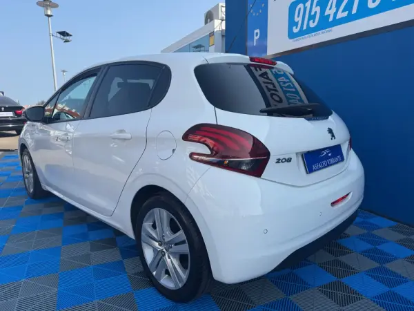 Peugeot 208 1.2 PureTech Style 4