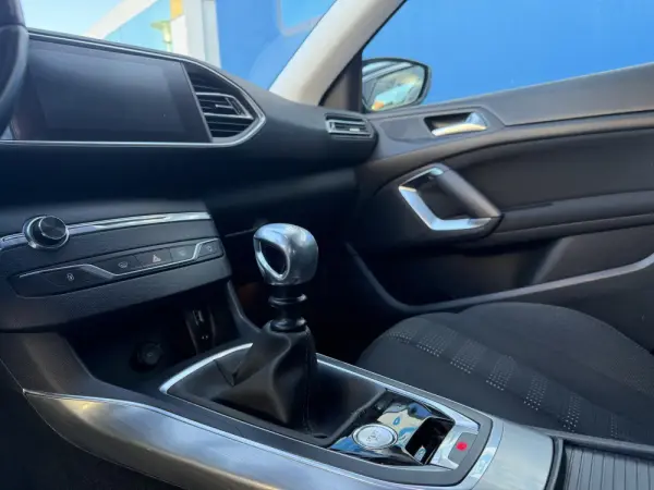 Peugeot 308 130 e-THP Stop & Start Allure 15