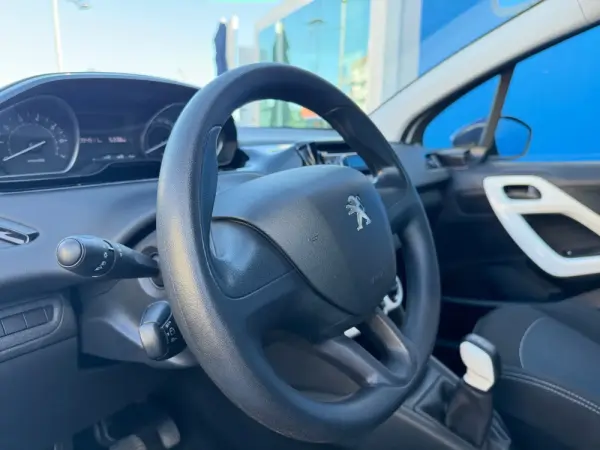Peugeot 208 PureTech 68 Like 6