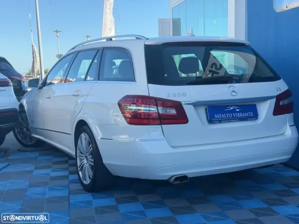 Mercedes-Benz E 220 Outro 2