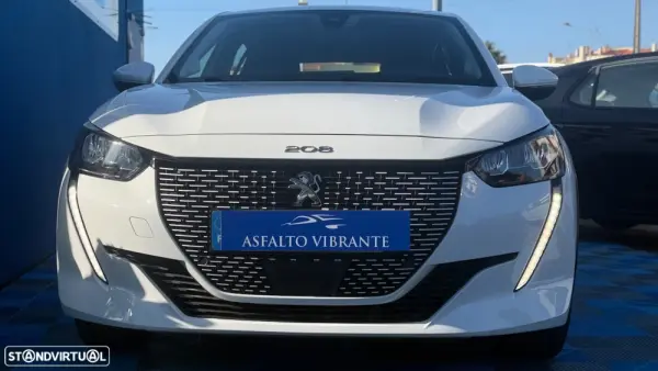 Peugeot e-208 1