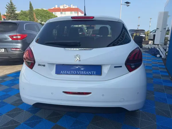 Peugeot 208 1.2 PureTech Style 5